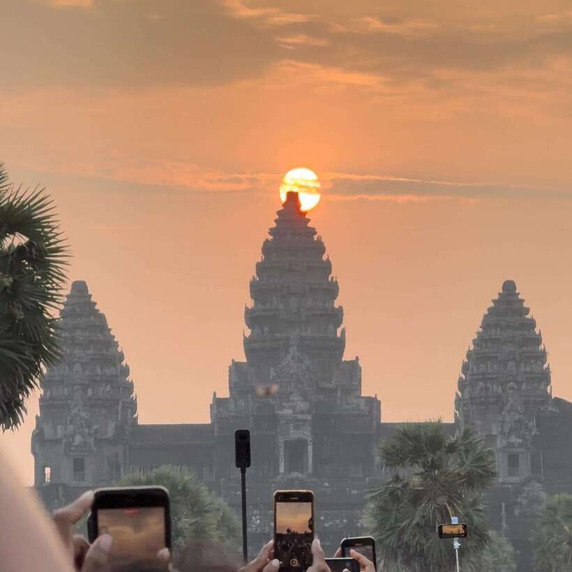 Sunrise at Angkor Wat Temple: 3-Hour Private Tour - Finding your place for the first light