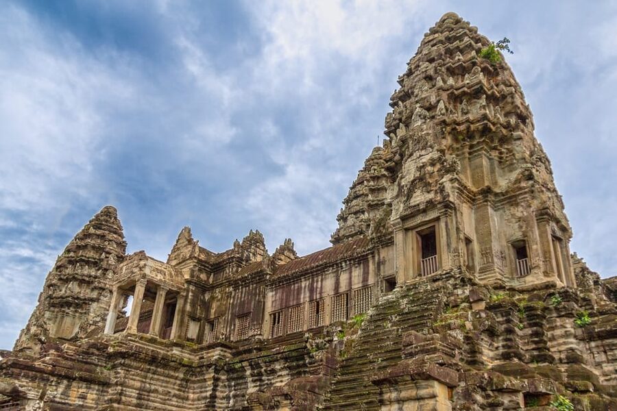 Sunrise at Angkor Wat Temple: 3-Hour Private Tour - Exploring the temple after sunrise