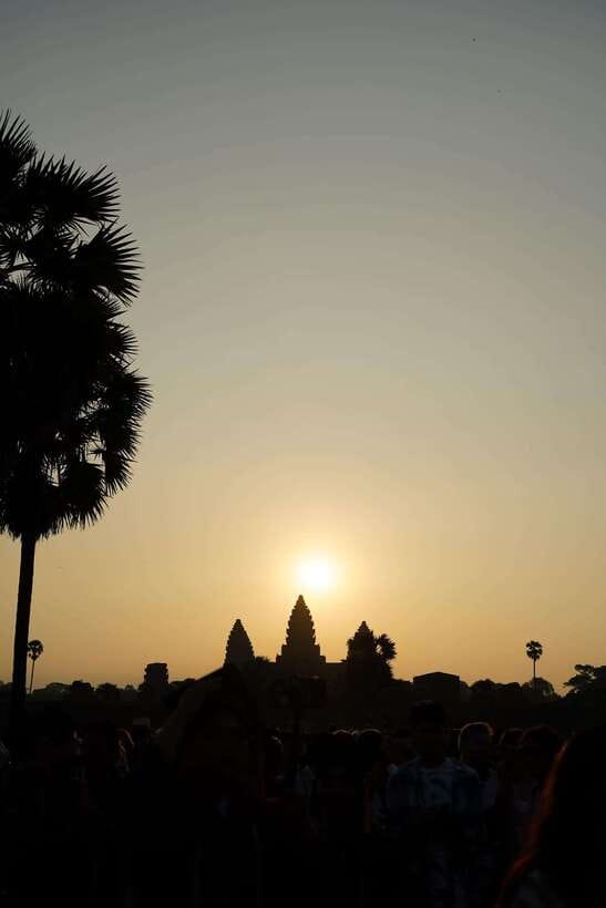 Sunrise at Angkor Wat Temple: 3-Hour Private Tour - What the guide adds to the experience
