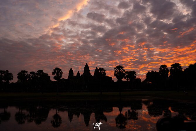 Sunrise Small Group Tour in Siem Reap - Angkor Wat: three hours with Cambodia’s great temple