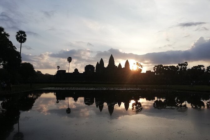 Sunrise Small Group Tour to Angkor Wat Temple - Why the sunrise start matters at Angkor Wat
