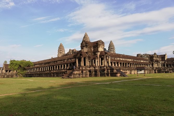 Sunrise Small Group Tour to Angkor Wat Temple - What the guides add to the morning