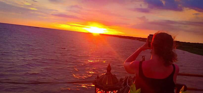 Sunset Dinner Tour: Tonle Sap Lake Floating Village - Dinner aboard the 100-year-old Queen Tara
