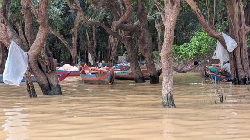 Sunset Kompong Pluk Floating Village - Price, comfort, and practical limits