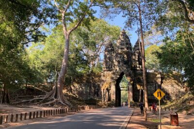 Taxi Siem Reap to Phnom Penh-English Speaking Driver