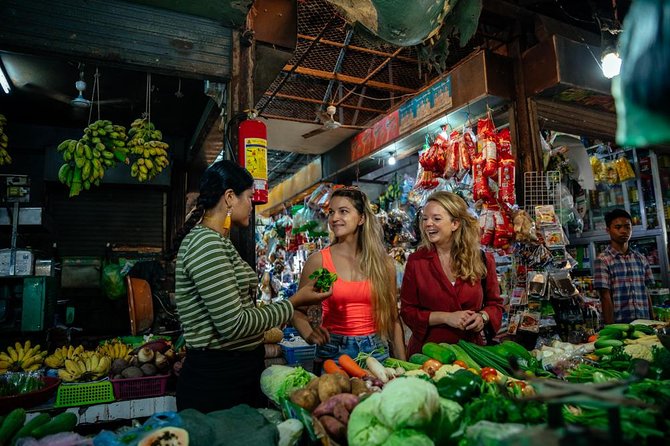 The 10 Tastings of Siem Reap With Locals: Private Street Food Tour - Tropical fruit and green papaya salad near Heritage Walk