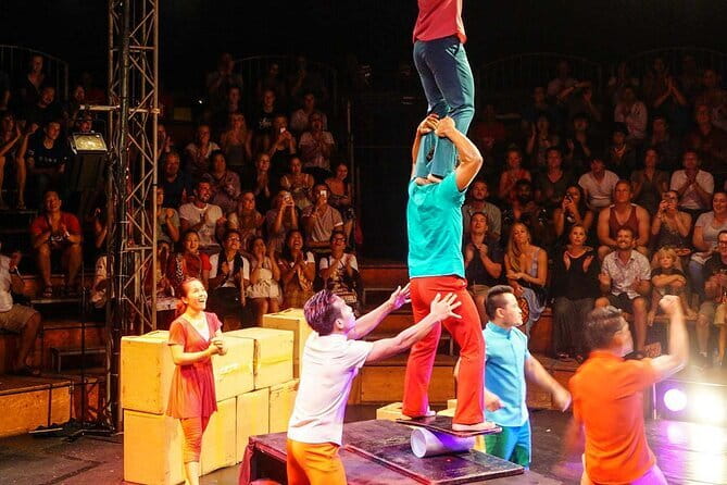 The Cambodian Circus Show and Pub Street Night Market - The pre-show dinner needs a clear answer