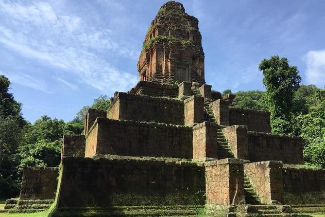 Two Day Angkor Temples Tours - Day one: pink sandstone, sacred corridors, and temple mountains