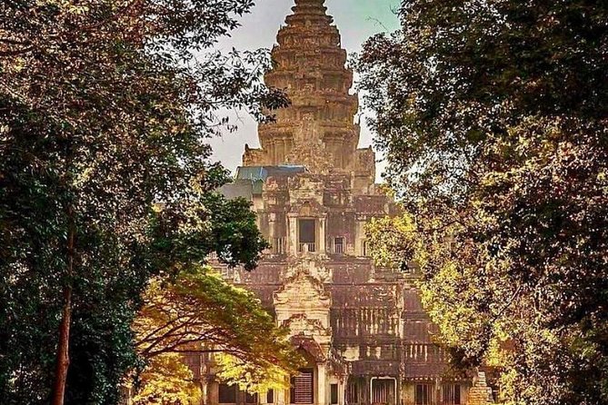 Unveil The Magic Of Angkor Wat Sunset In A Day Personalized Tours - Phnom Bakheng: the sunset finale