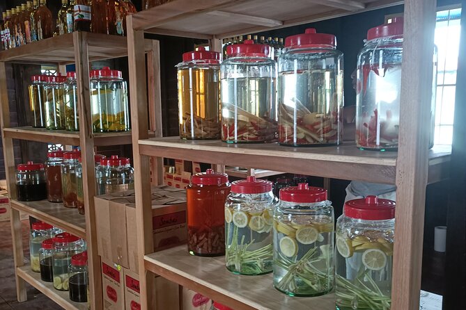 Workshop Visit and Sombai Liqueur Tasting - The tasting: 11 flavors, snacks, and three jams